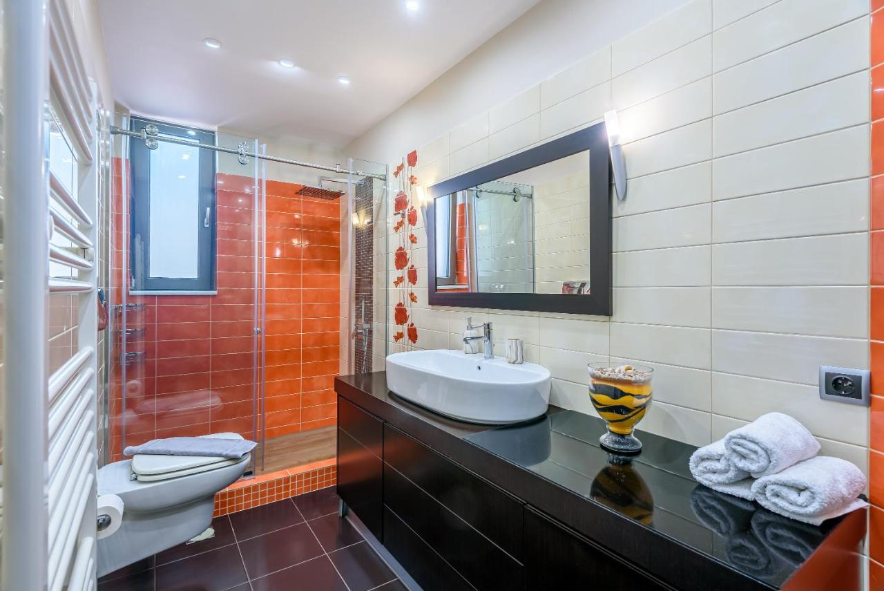 Luxury Villa In City Center With Rooftop Swimming Pool خانيا المظهر الخارجي الصورة